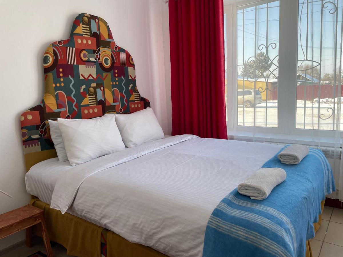 Duet Hostel & Hotel Karakol Extérieur photo