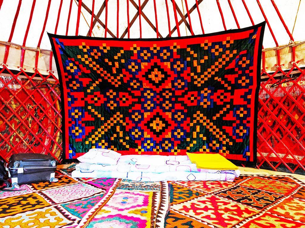 Duet Hostel & Hotel Karakol Extérieur photo