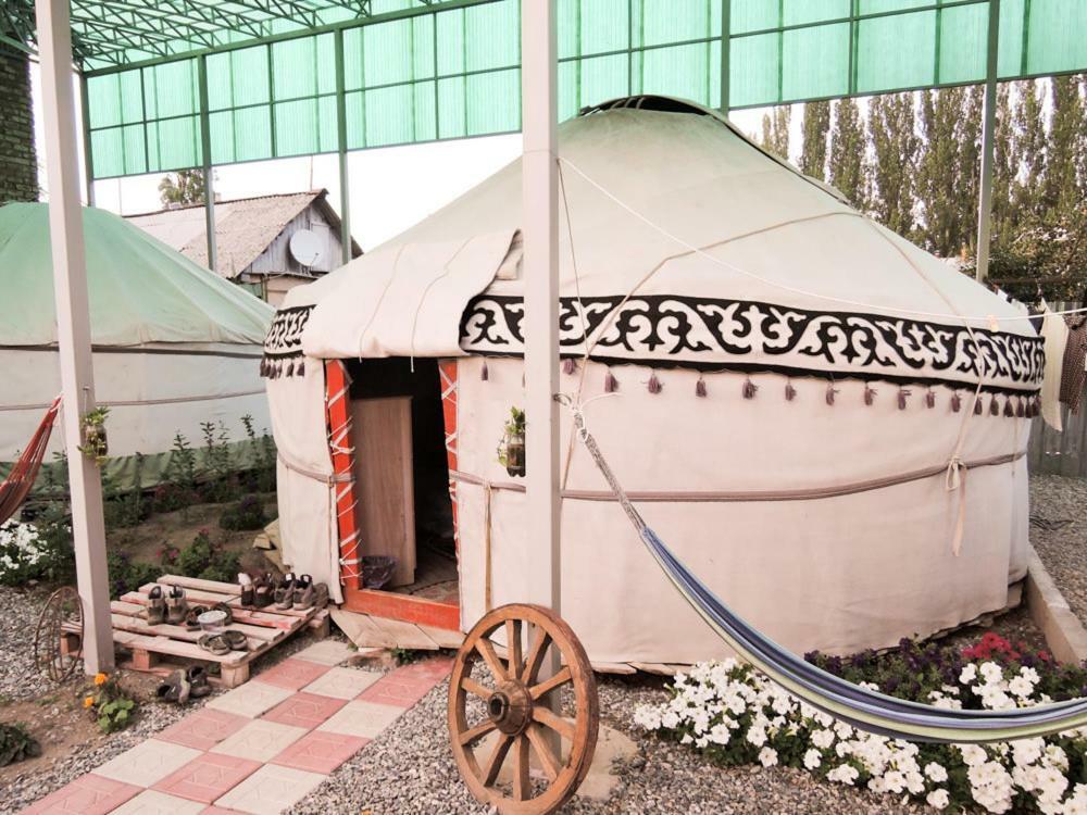 Duet Hostel & Hotel Karakol Extérieur photo